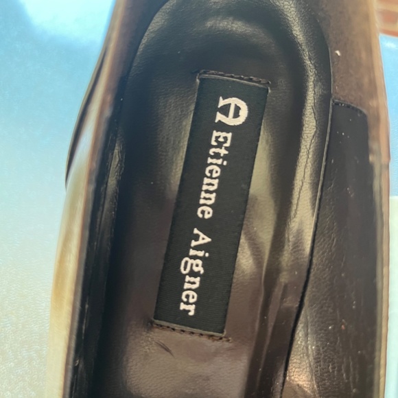 Etienne Aigner two tone chocolate heel - Picture 2 of 10
